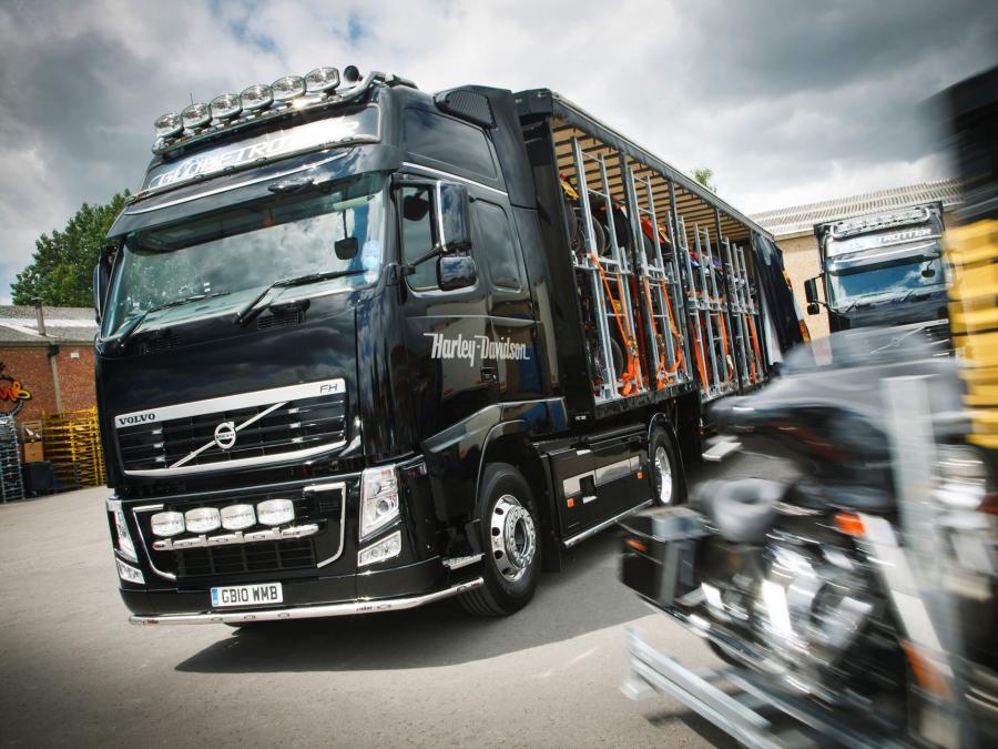  Volvo FH 500 Harley-Davidson Show Truck 2010 года  (UK) (фото 1 из 2)